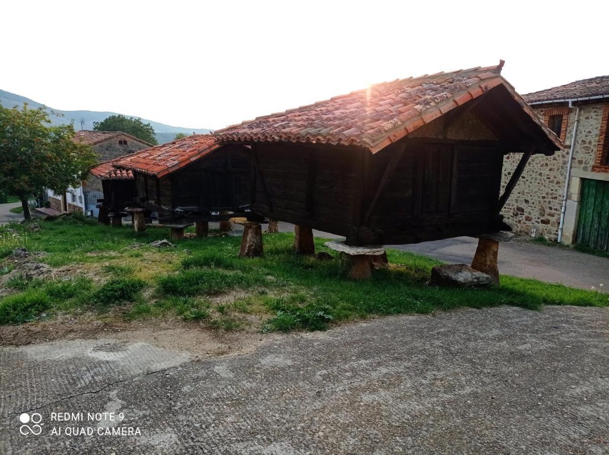 Los Tres Horreos Felechas Exterior photo