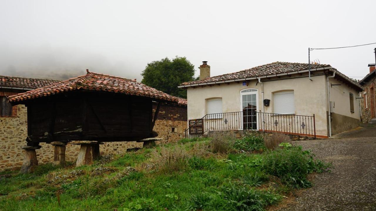 Los Tres Horreos Felechas Exterior photo
